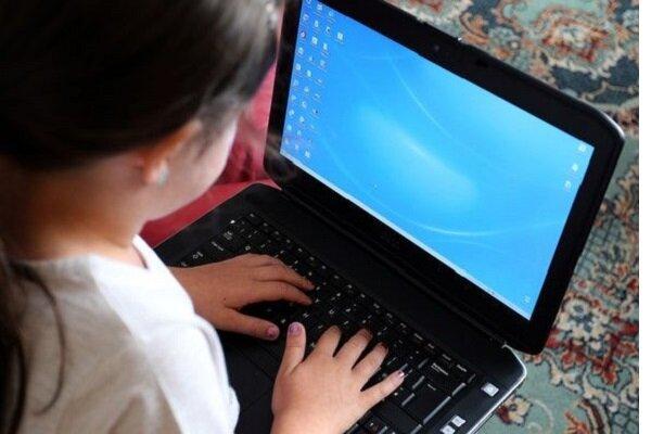 نارضایتی 42 درصد نوجوانان جهان از مطالب آنلاین والدین