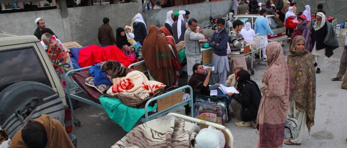 آخرین گزارش از وضعیت زلزله زدگان افغانستان و پاکستان: بی آخرین گزارش از شرایط زلزله زدگان افغانستان و پاکستان: بی خانمانی در سرمای شدید